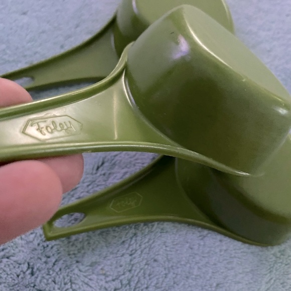 Vintage Foley Measuring Cups - Picture 2 of 4